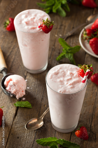 Refreshing Homemade Strawberry Milkshake