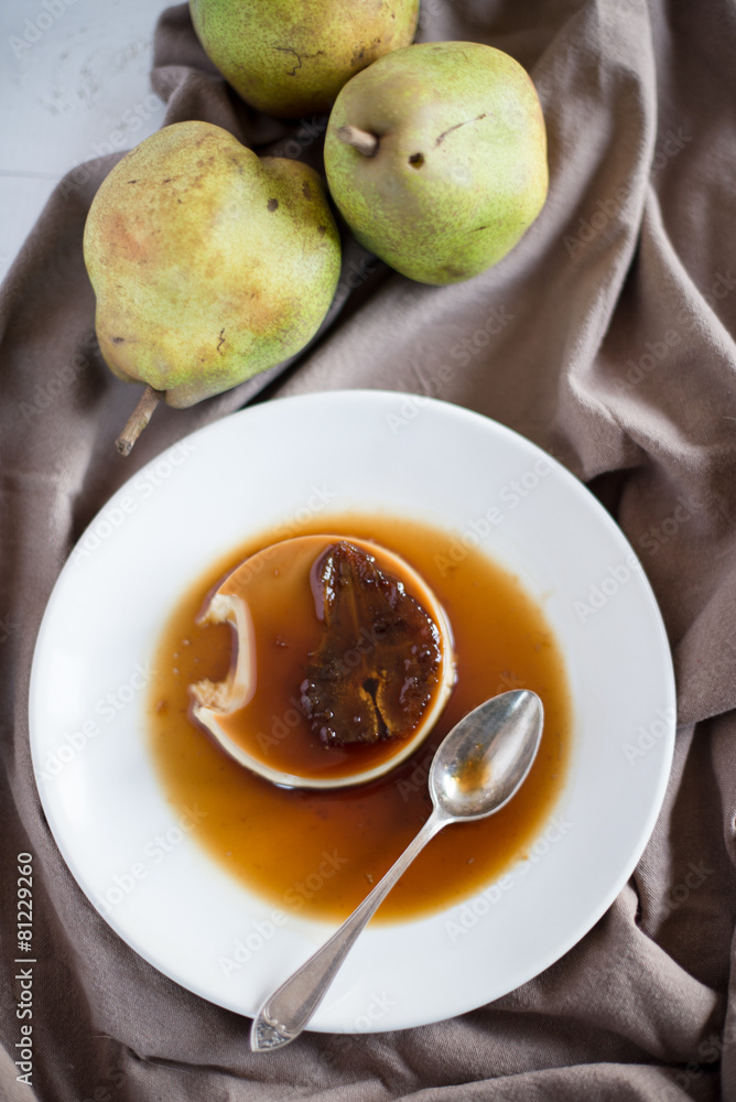 panna cotta with pears