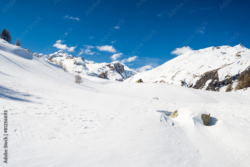 Majestic mountain peaks in the Alps Majestic mountain peaks in the Alps