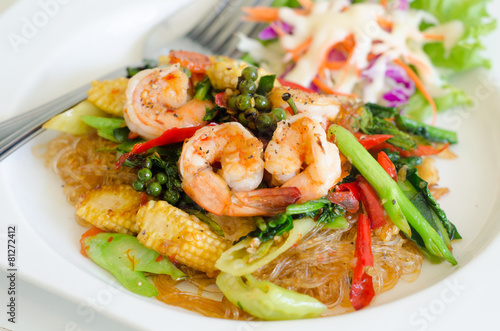 vermicelli fried with spicy seafood