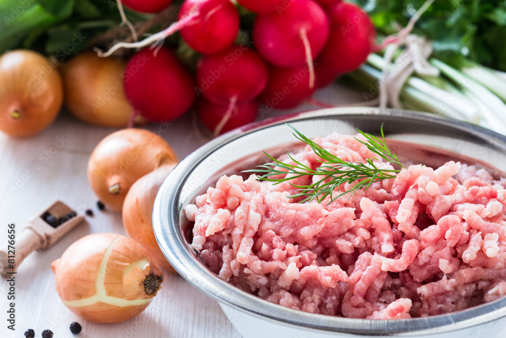 Raw ground meat Raw ground meat