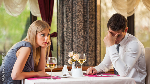 Couple is getting bored on first date
