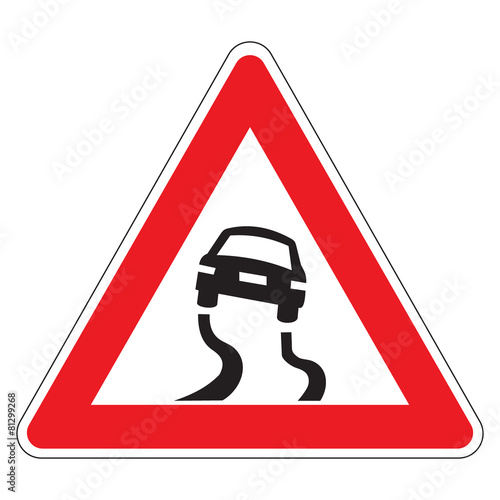 Risk of skidding on wet or dirty roads