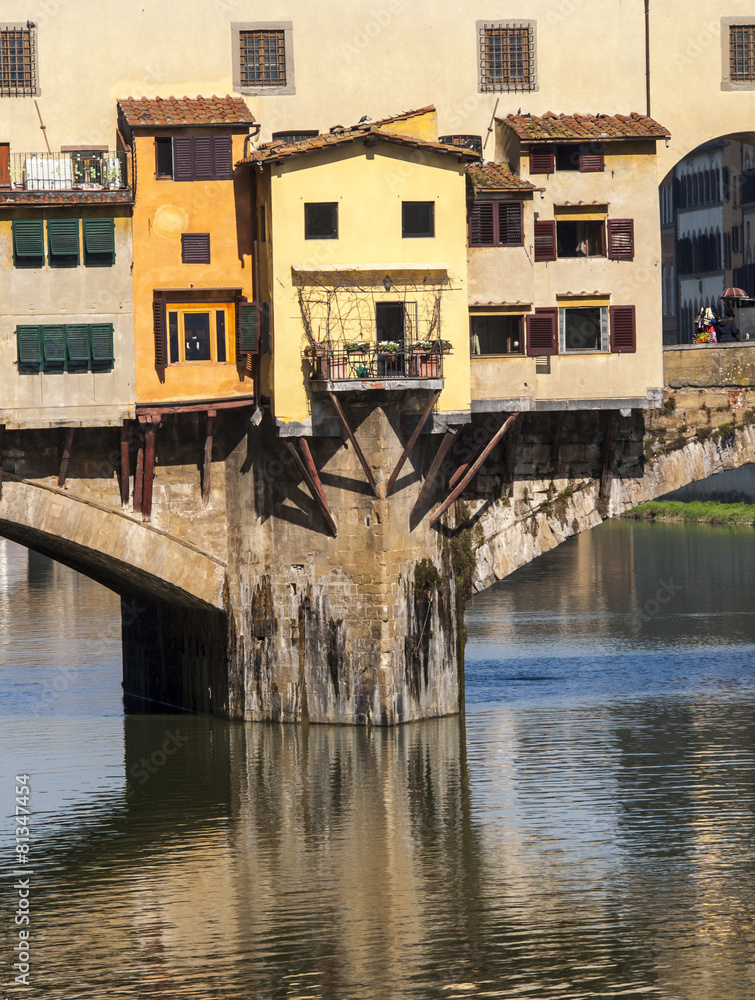 Firenze,Ponte Vecchio e fiume Arno.