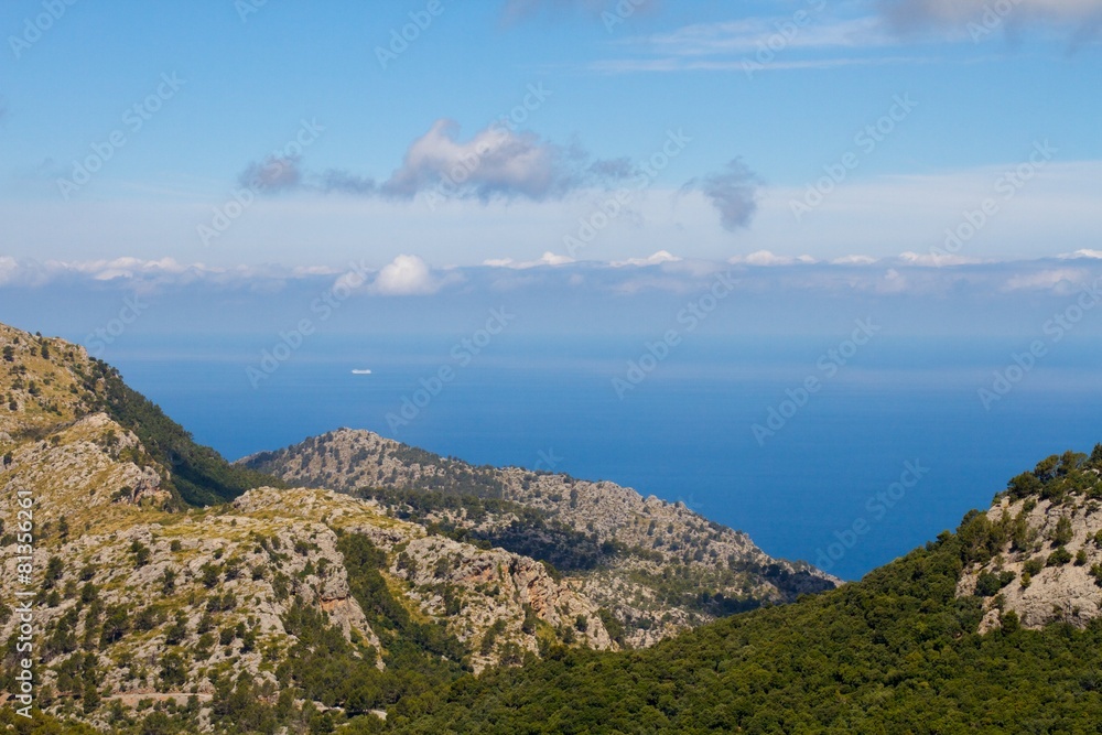 Blick von Berg auf Mittelmeerküste