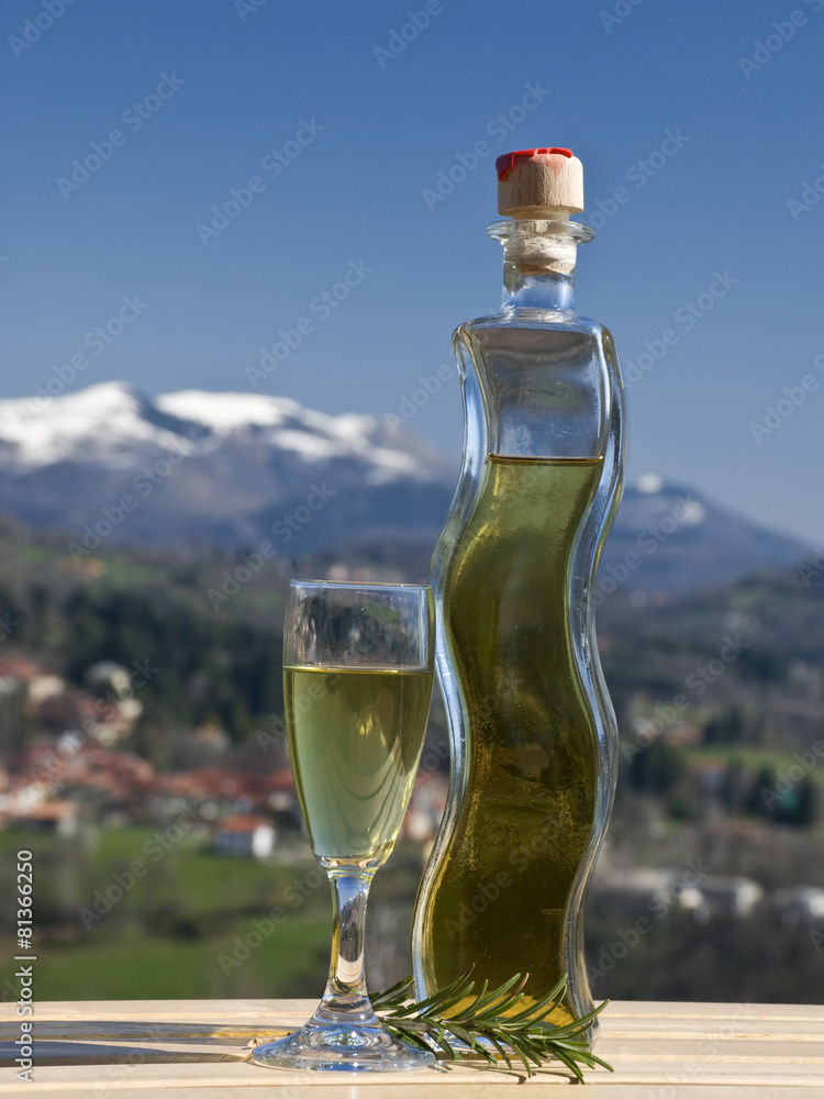 Obraz premium la bottiglia di liquore