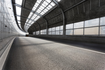 Fotobehang Tunnel Lege moderne tunnel in stad  © zhu difeng