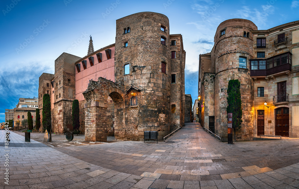 Fototapeta premium Panorama of Wall and Gate of Roman City Barcino and Placa Nova i