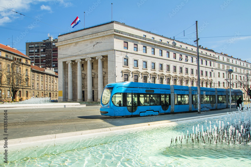 Obraz premium Tram passing by Central bank of Croatia, Zagreb