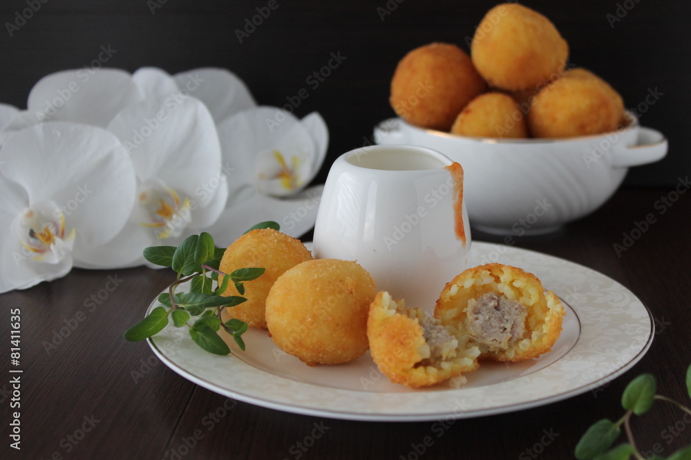 Arancini with meat filling