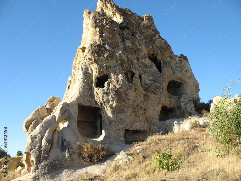 Древние пещерные дома в горах Каппадокии