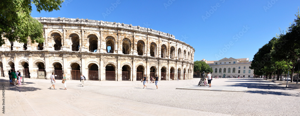 nimes