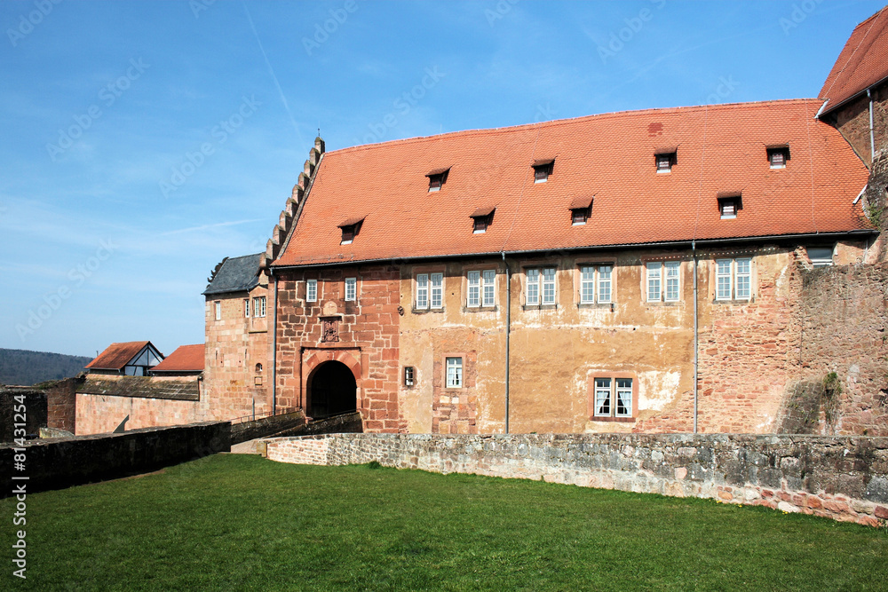 Burg Breuberg im Odenwald - Torbau der Vorburg