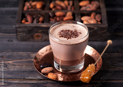 Canvas-taulu cocoa drink or hot chocolate and cocoa beans