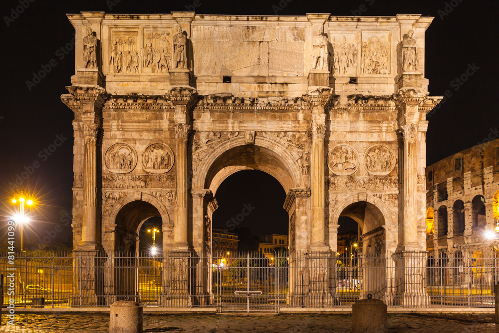Night view of Arch of Constantine