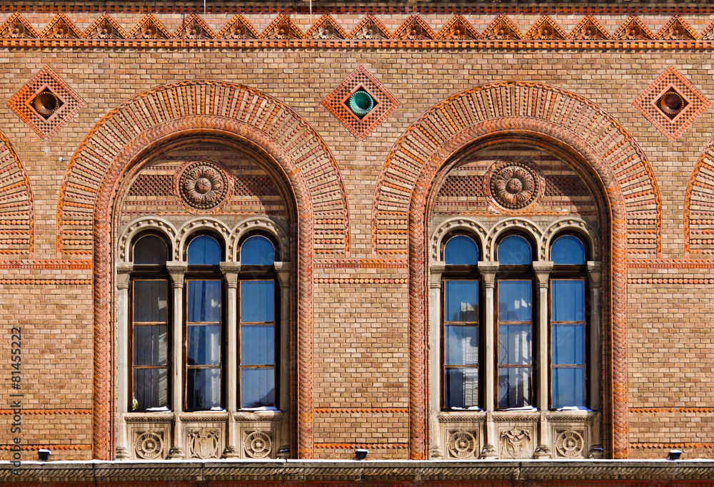 Fototapeta premium Antique windows at the palace