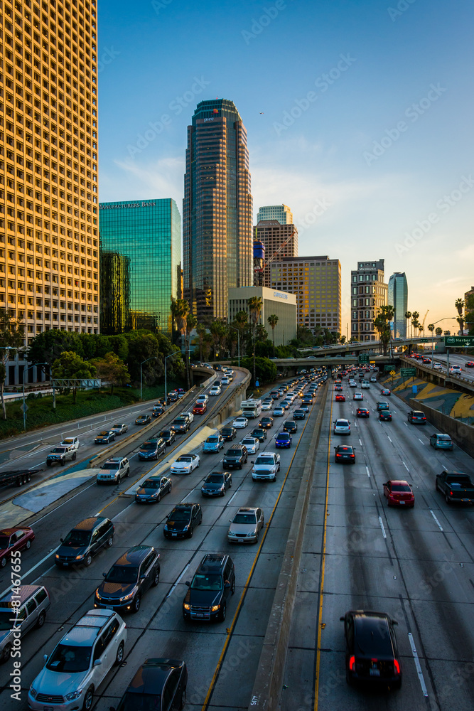 Naklejka premium View of the 110 Freeway from the 4th Street Bridge, in downtown