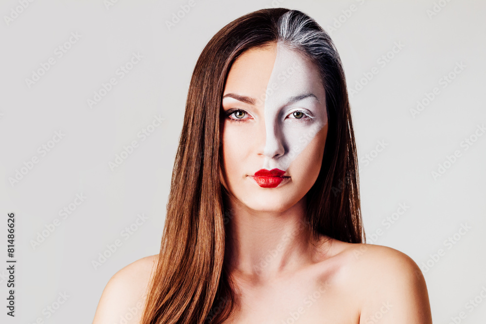 Fototapeta premium Beautiful fashion model looking into the camera .
