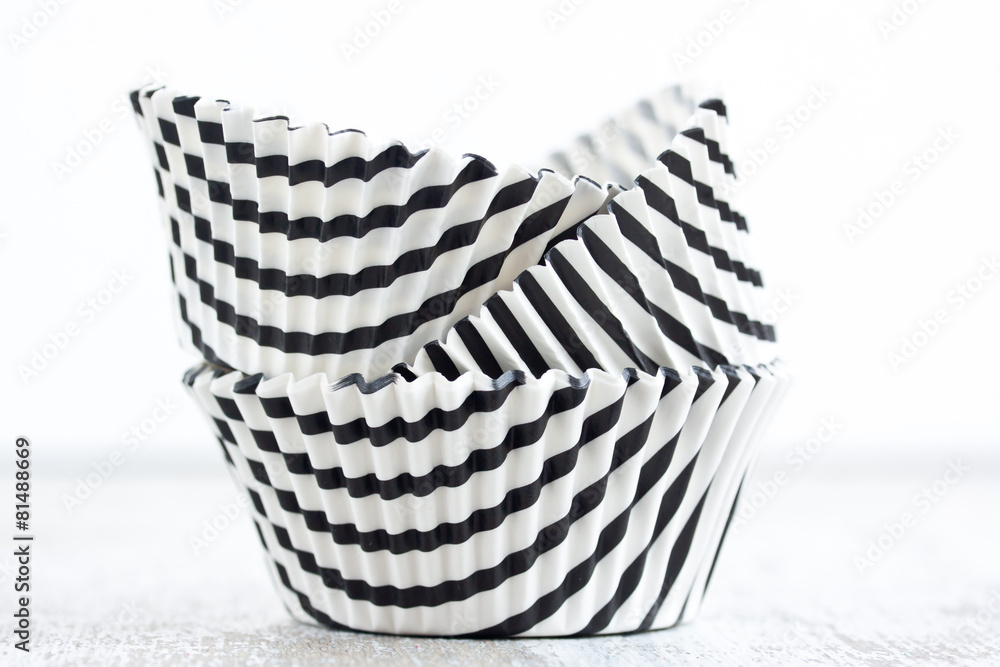 Obraz premium striped paper baking cups