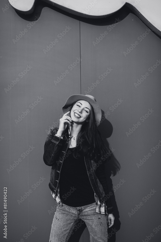 Obraz premium black and white portrait of a young woman