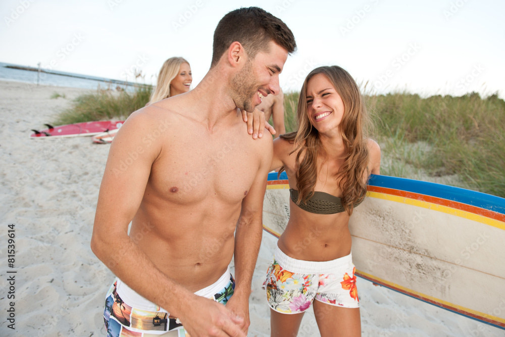 Fototapeta premium Surferpaar
