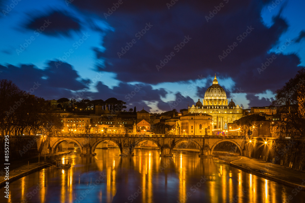 Night comes in Rome