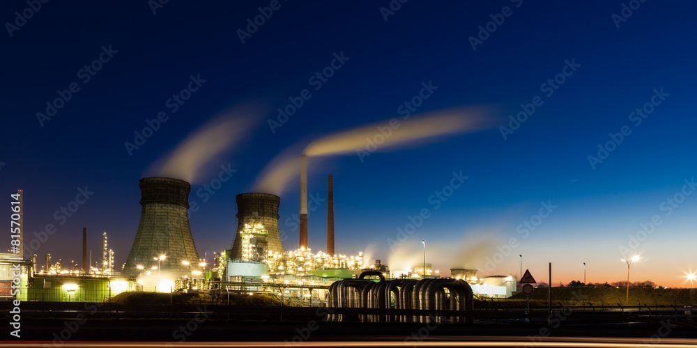 Naklejka premium Industrieanlagen