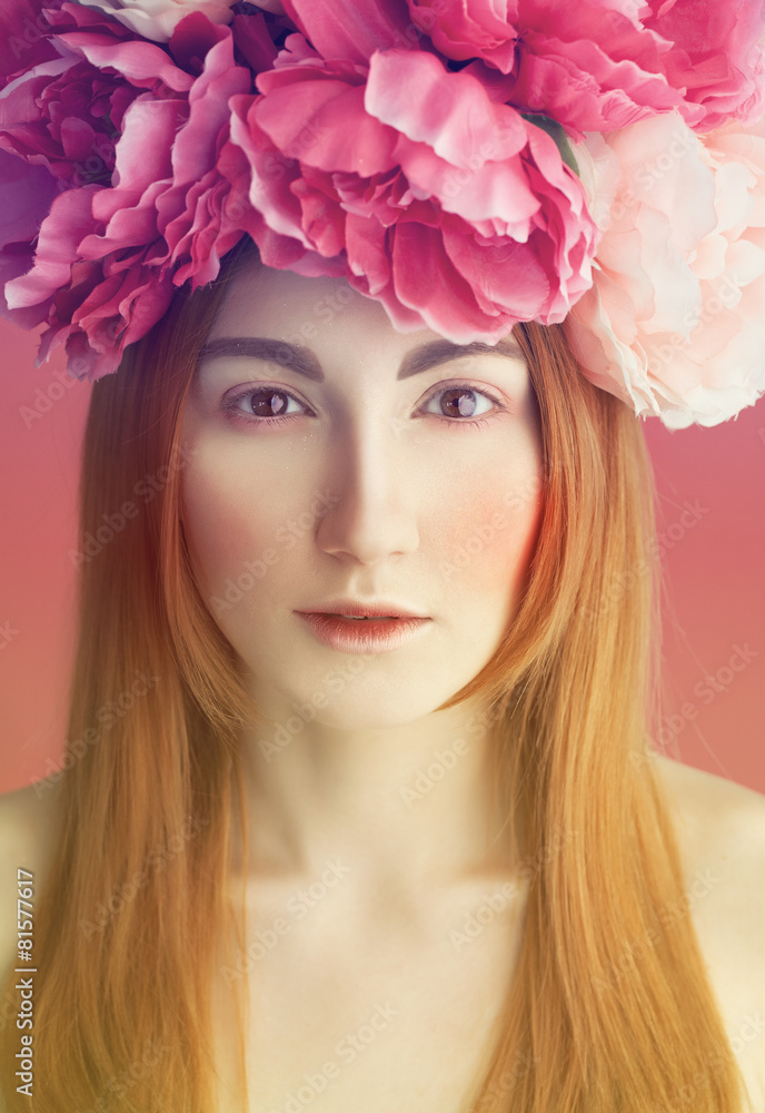 Fototapeta premium Woman beauty. fashion gentle romantic portrait of beautiful red
