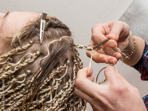 braids of kanekalon weaving