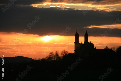 Obraz na płótnie Sonnenuntergang mit Kirche Schönenberg w salonie
