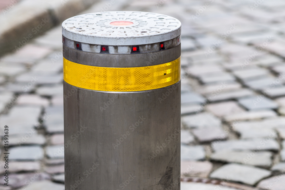 Straßenpoller Stock-Foto | Adobe Stock