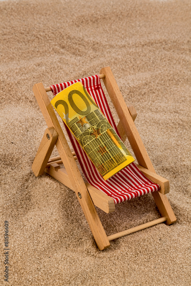 Liegestuhl mit Euro Geldschein Liegestuhl mit Euro Geldschein