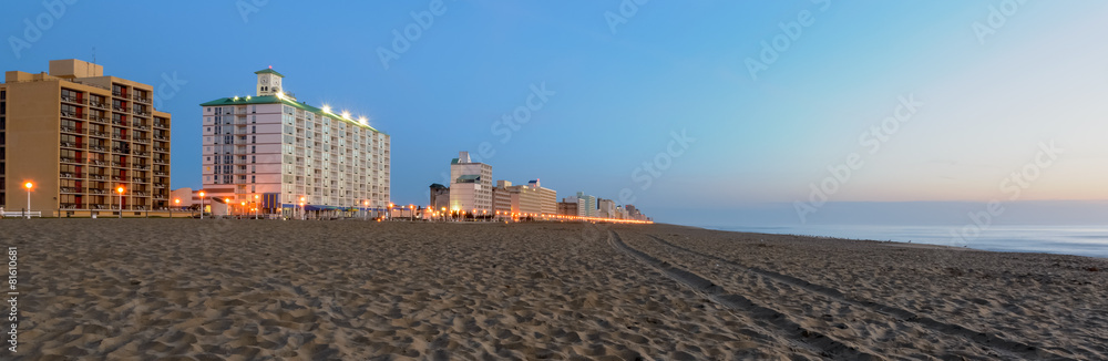 Fototapeta premium Early Morning on Virginia Beach