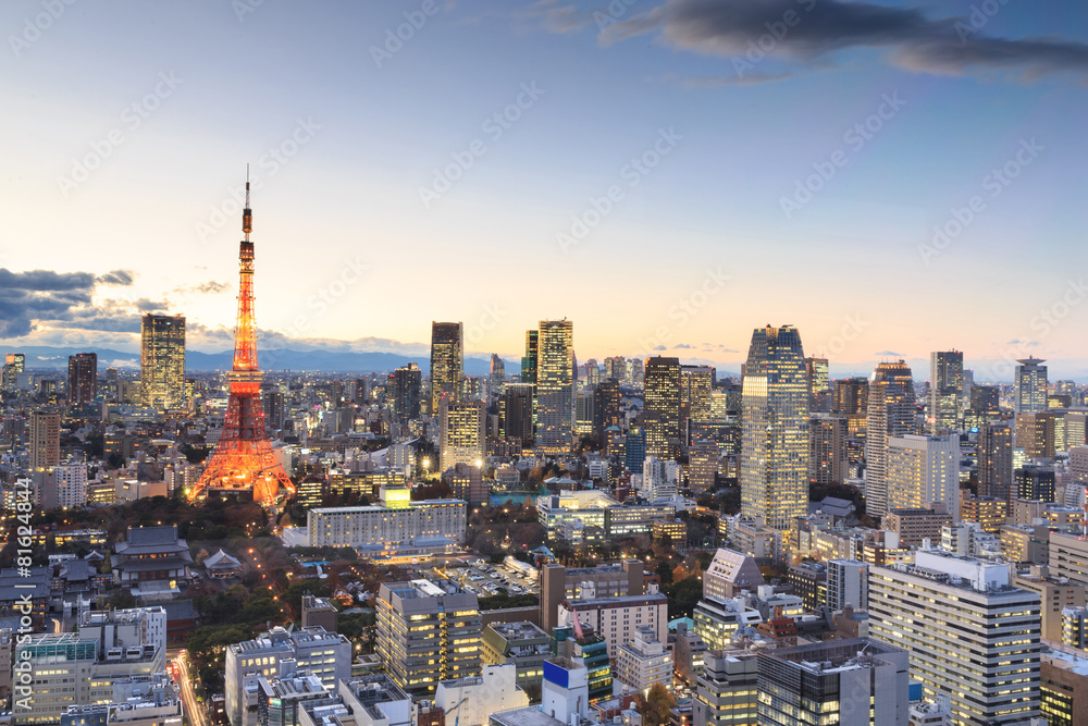 Twilight scene of Tokyo Tower in Tokyo
