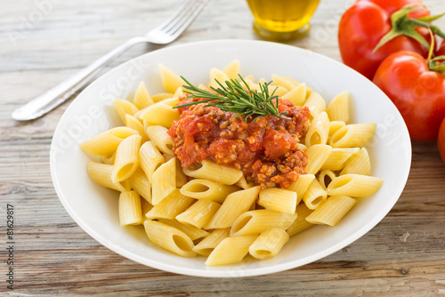 Cuadro en lienzo Mezze penne al ragù, Italian Pasta