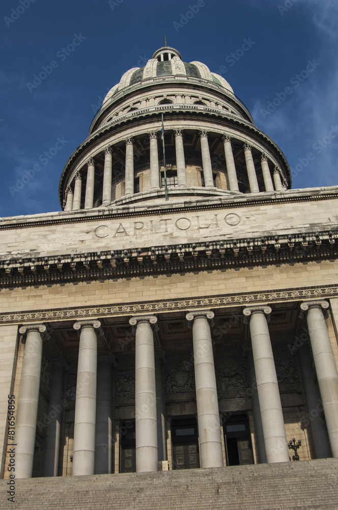 Fototapeta premium HAVANA/CUBA 4TH JULY 2006 - The Capitolio Building