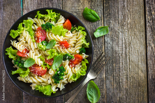 Pasta salad with cherry tomatoes and broccoli