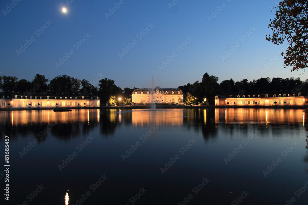 Schloß Benrath in Düsseldorf in Abendstimmung Schloß Benrath in Düsseldorf in Abendstimmung