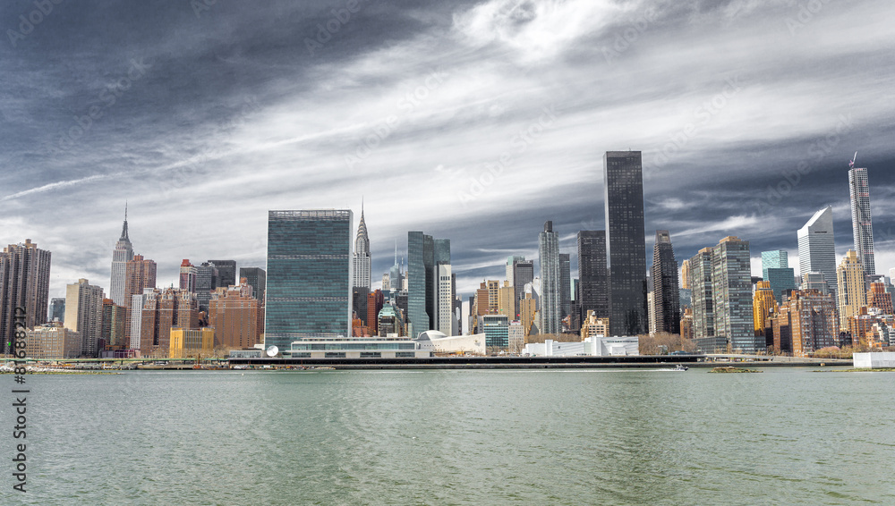 Obraz premium New York City manhattan buildings skyline