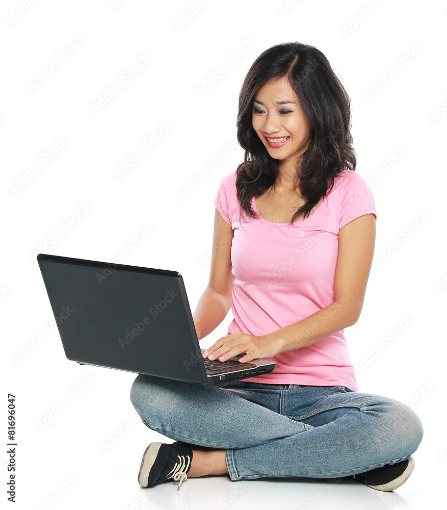 Naklejka premium female sitting with laptop