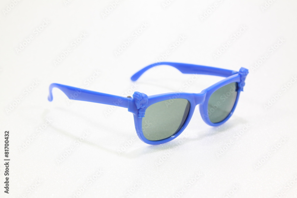 Fototapeta premium Sunglasses isolated white background