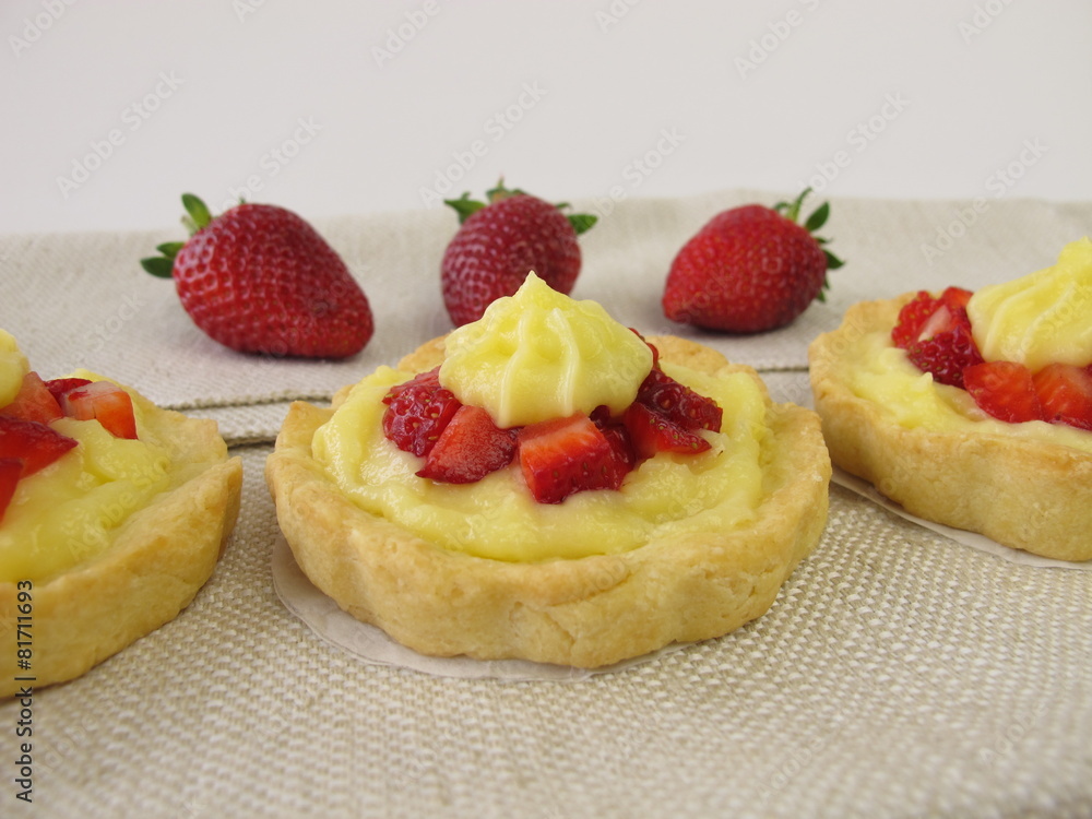 Pudding Tatelettes mit Erdbeeren Pudding Tatelettes mit Erdbeeren