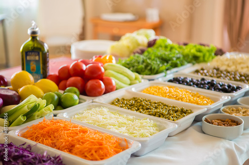 Canvas Print salad bar with vegetables in the restaurant