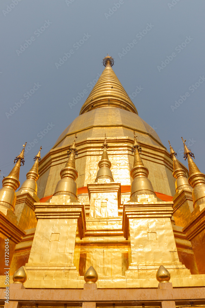 golden buddhist pagoda