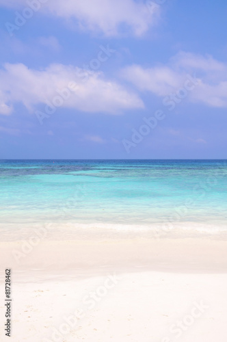 Beautiful beach and blue sky © voraphong pirawd