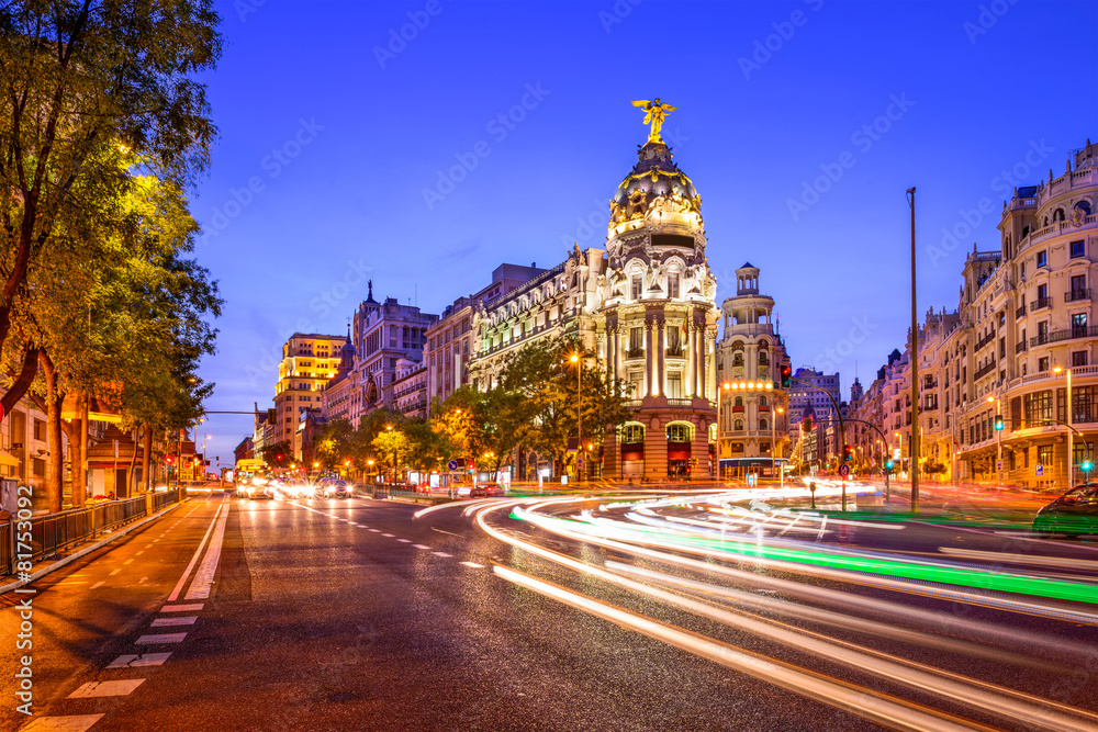 Naklejka premium Madryt, Hiszpania Pejzaż miejski przy Gran Via
