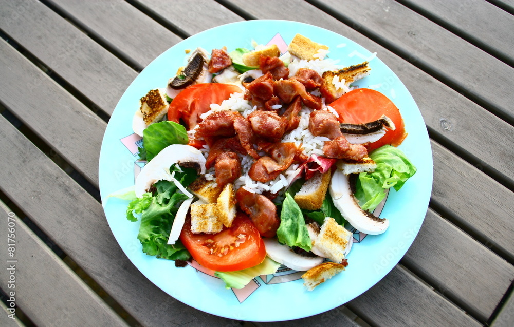 salade de gésiers,tomate,champignons et croutons