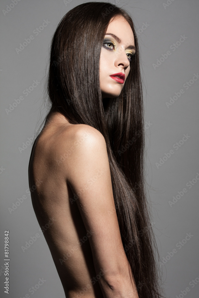 Fototapeta premium sexy fashion model long brunette hair topless beauty retouched