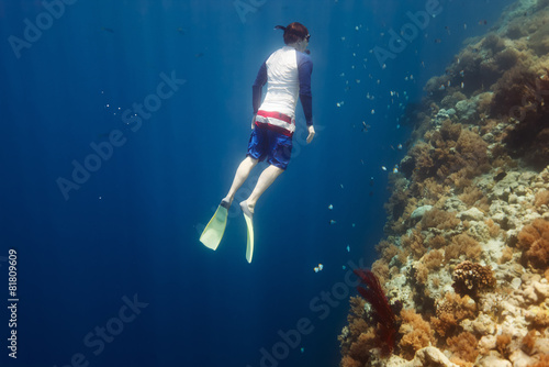 Fototapeta Naklejka Na Ścianę i Meble -  Man diving