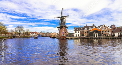 Traditional Holland - vamals and windmills (Haarlem)